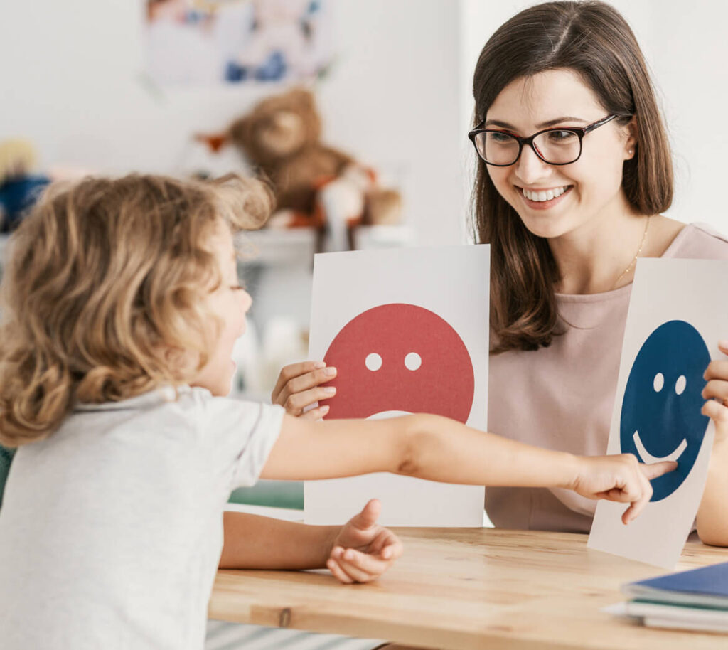 OYUN TERAPİSİ NEDİR?